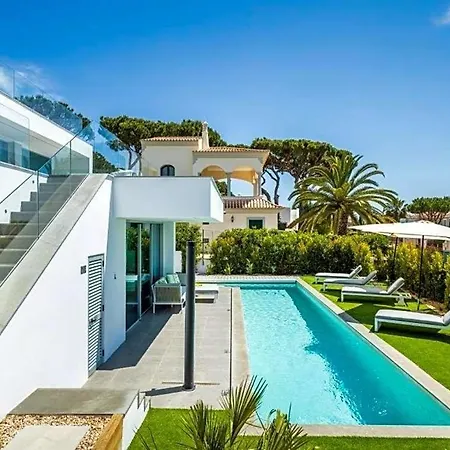 فيلة Vale Do Garrao Sleeps 8 With Pool Air Con And Wifi