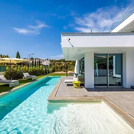 فيلة Vale Do Garrao Sleeps 8 With Pool Air Con And Wifi *
