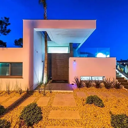 فيلة Vale Do Garrao Sleeps 8 With Pool Air Con And Wifi