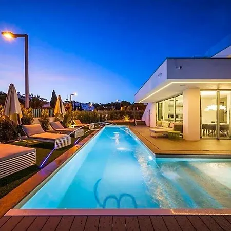 Vale Do Garrao Sleeps 8 With Pool Air Con And Wifi فيلة *